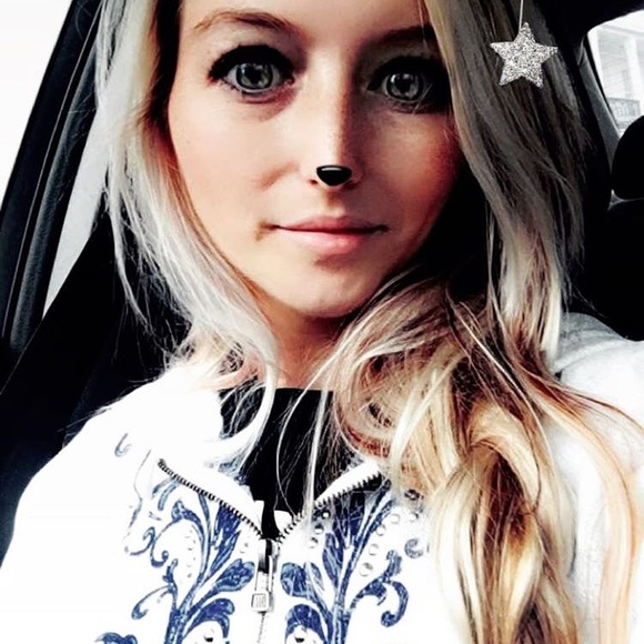 Meet your Posher, Jenny - Picture 4 of 4